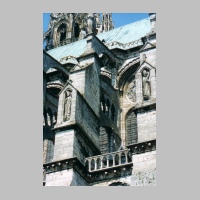 Chartres, 11, Langhaus Strebesystem von SO, Foto Heinz Theuerkauf.jpg